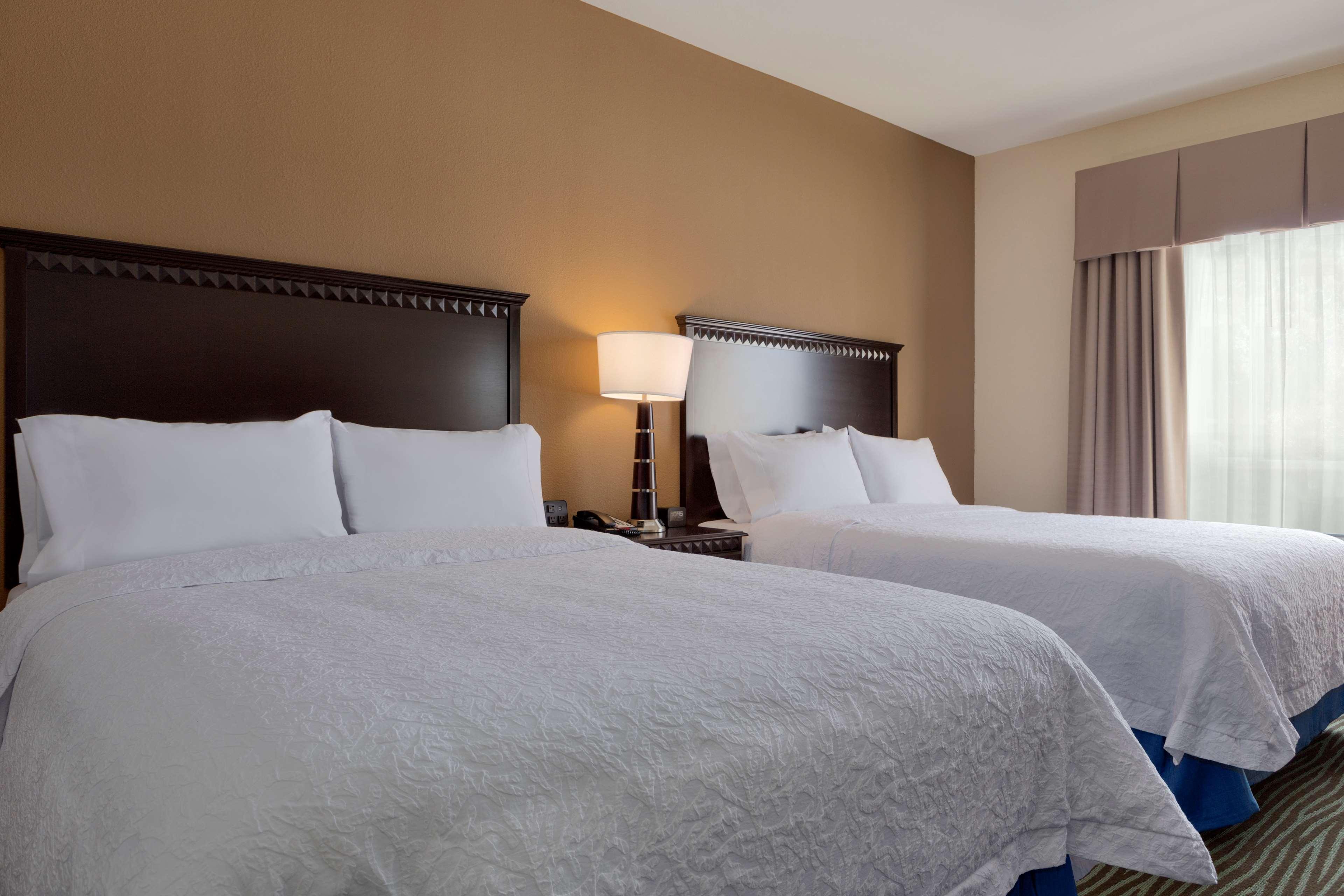 Hampton Inn And Suites Parkersburg Downtown Bagian luar foto