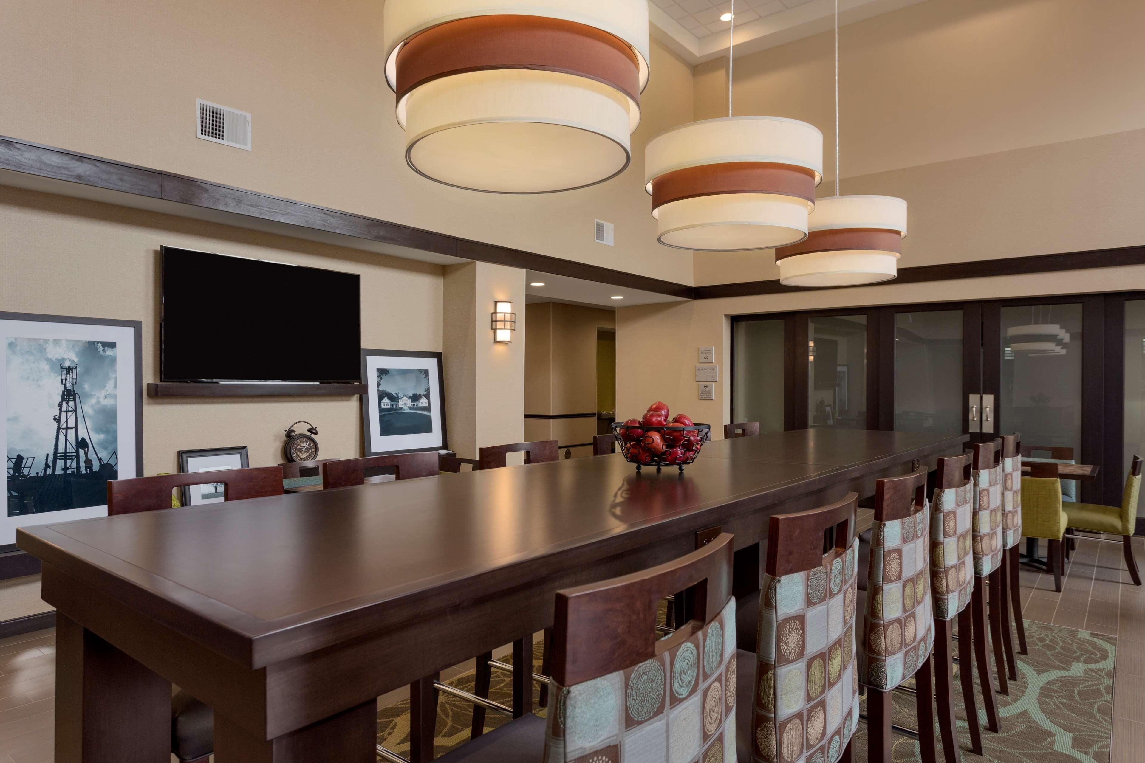 Hampton Inn And Suites Parkersburg Downtown Bagian luar foto