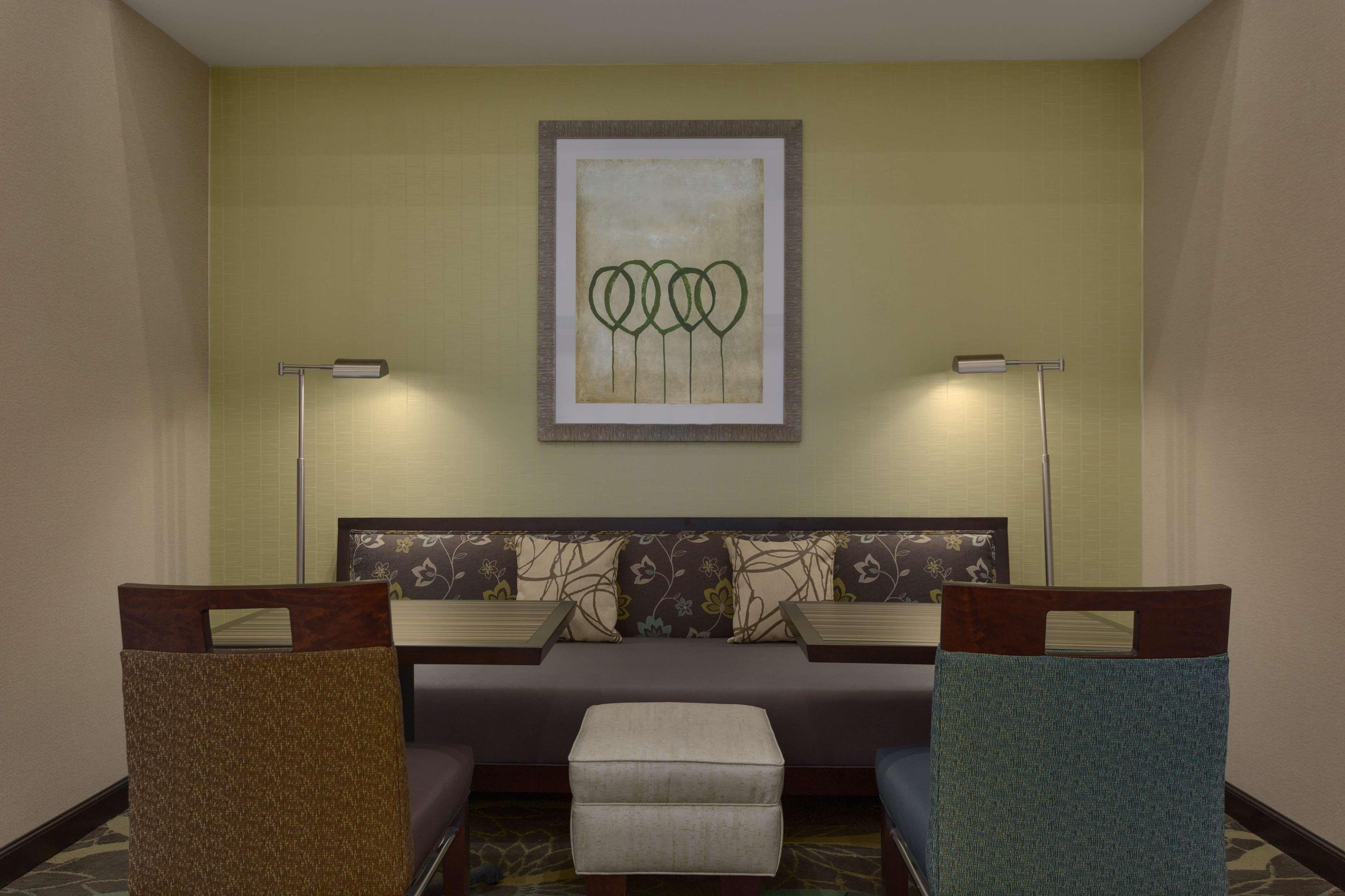 Hampton Inn And Suites Parkersburg Downtown Bagian luar foto