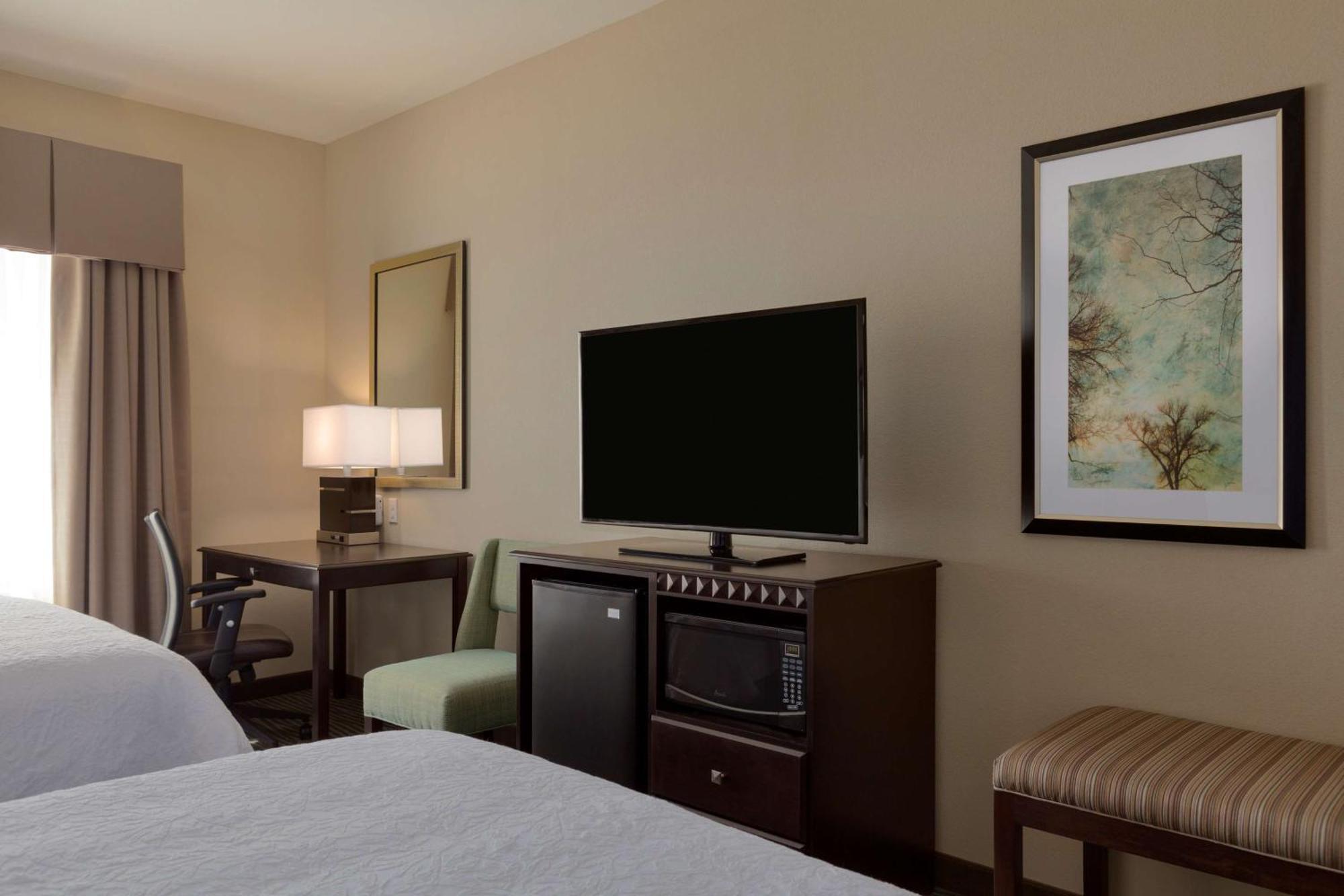 Hampton Inn And Suites Parkersburg Downtown Bagian luar foto