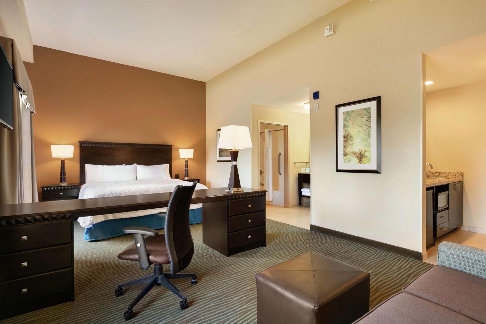 Hampton Inn And Suites Parkersburg Downtown Bagian luar foto